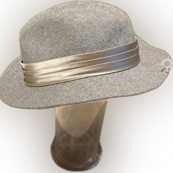 NWOT Unisex wool fedora hat with decorative satin trim & 2” brim, Size: M/L - Picture 2 of 6
